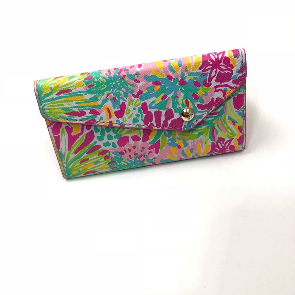 Lilly Pulitzer sunglasses or glasses case